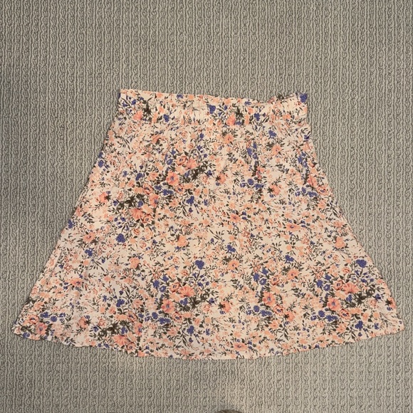 Somedays Lovin Secrets Floral Button Down Detail Mini Skater Skirt (S) - Picture 7 of 7